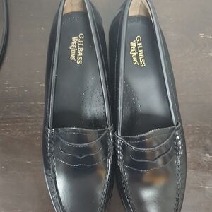 G.H. Bass & Co. Shiny Black Women Slip-On Loafers
